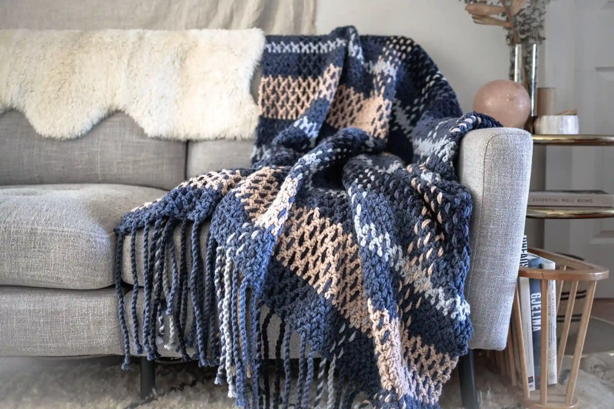 What to Look for When Choosing the Perfect Plaid Throw Blanket